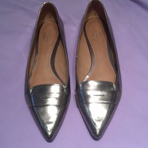 Beautiful silver metallic COACH loafers. Size 9B
